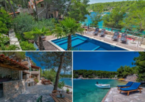 Hidden Heaven Private Resort - Heated Pool
